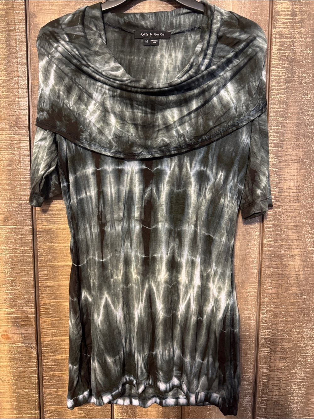 Karen Kane cute top